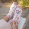 Calcetines Mamá eres nuestro mejor regalo - Imagen 2